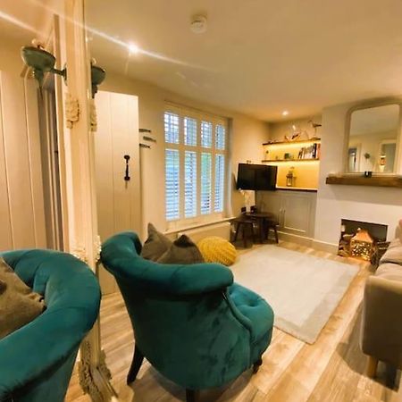 Beautiful Immaculate Aldeburgh Cottage, Sunny Outdoor Space, Free Parking - Easy Walk To Beach & Town Exterior foto