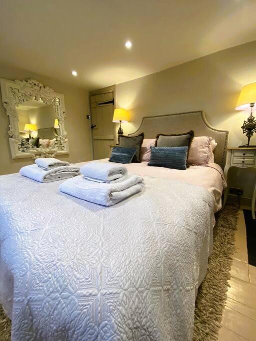 Beautiful Immaculate Aldeburgh Cottage, Sunny Outdoor Space, Free Parking - Easy Walk To Beach & Town Exterior foto