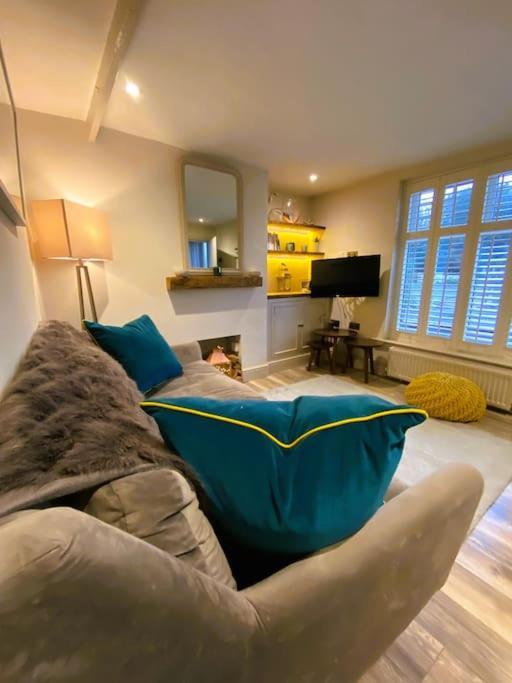 Beautiful Immaculate Aldeburgh Cottage, Sunny Outdoor Space, Free Parking - Easy Walk To Beach & Town Exterior foto