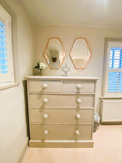 Beautiful Immaculate Aldeburgh Cottage, Sunny Outdoor Space, Free Parking - Easy Walk To Beach & Town Exterior foto
