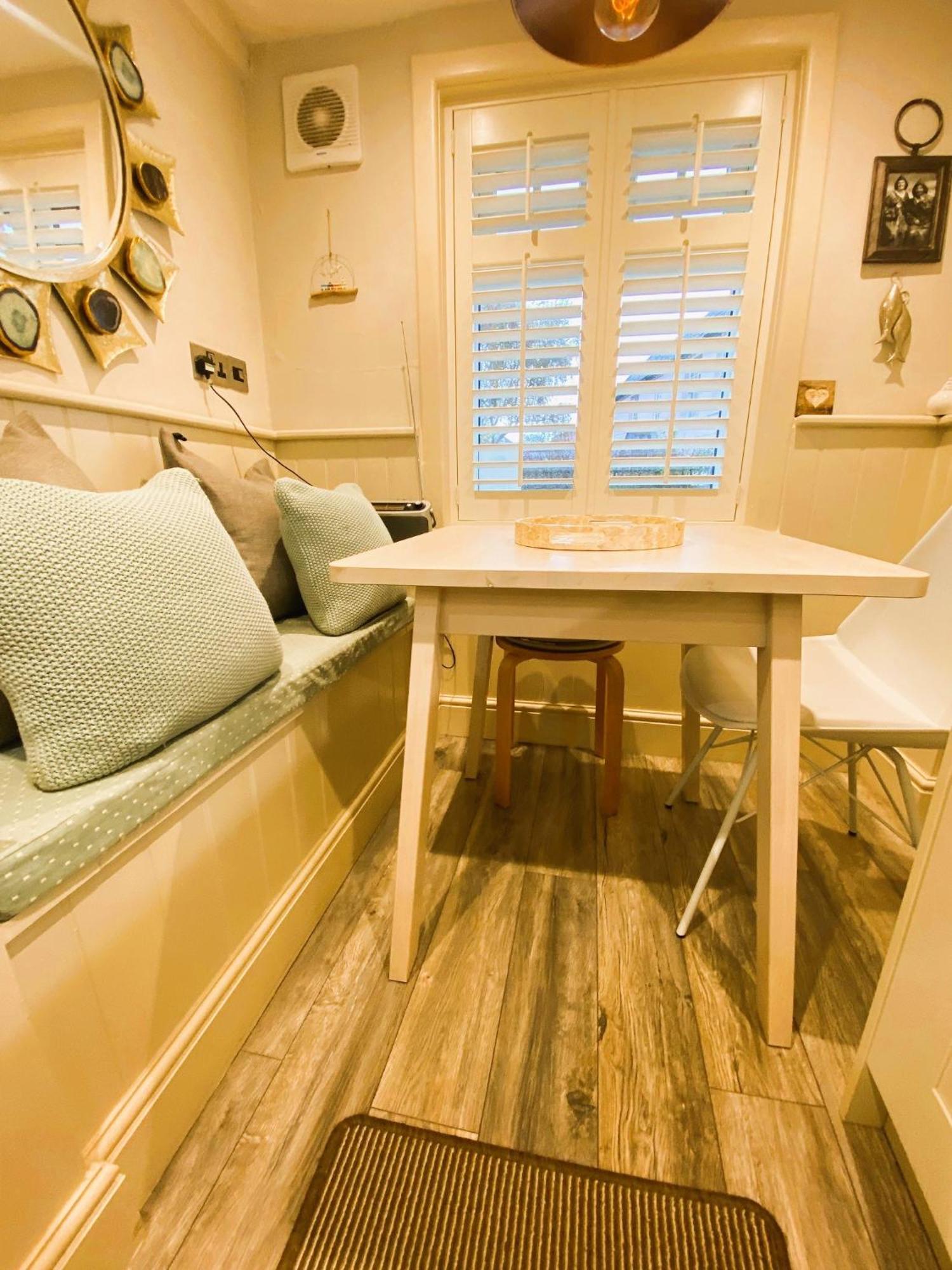 Beautiful Immaculate Aldeburgh Cottage, Sunny Outdoor Space, Free Parking - Easy Walk To Beach & Town Exterior foto