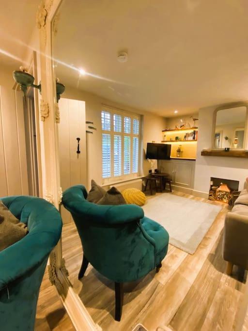 Beautiful Immaculate Aldeburgh Cottage, Sunny Outdoor Space, Free Parking - Easy Walk To Beach & Town Exterior foto