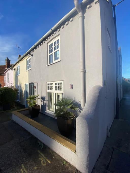 Beautiful Immaculate Aldeburgh Cottage, Sunny Outdoor Space, Free Parking - Easy Walk To Beach & Town Exterior foto