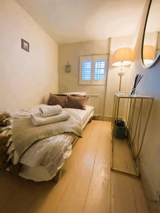 Beautiful Immaculate Aldeburgh Cottage, Sunny Outdoor Space, Free Parking - Easy Walk To Beach & Town Exterior foto